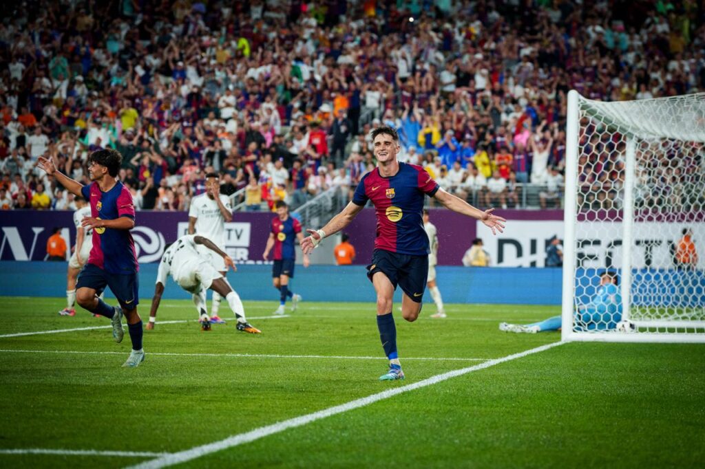 Pau Victor celebration