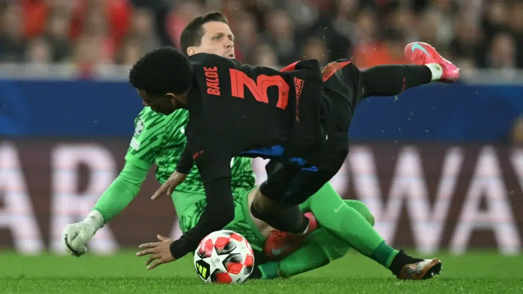 Szczesny vs Benfica