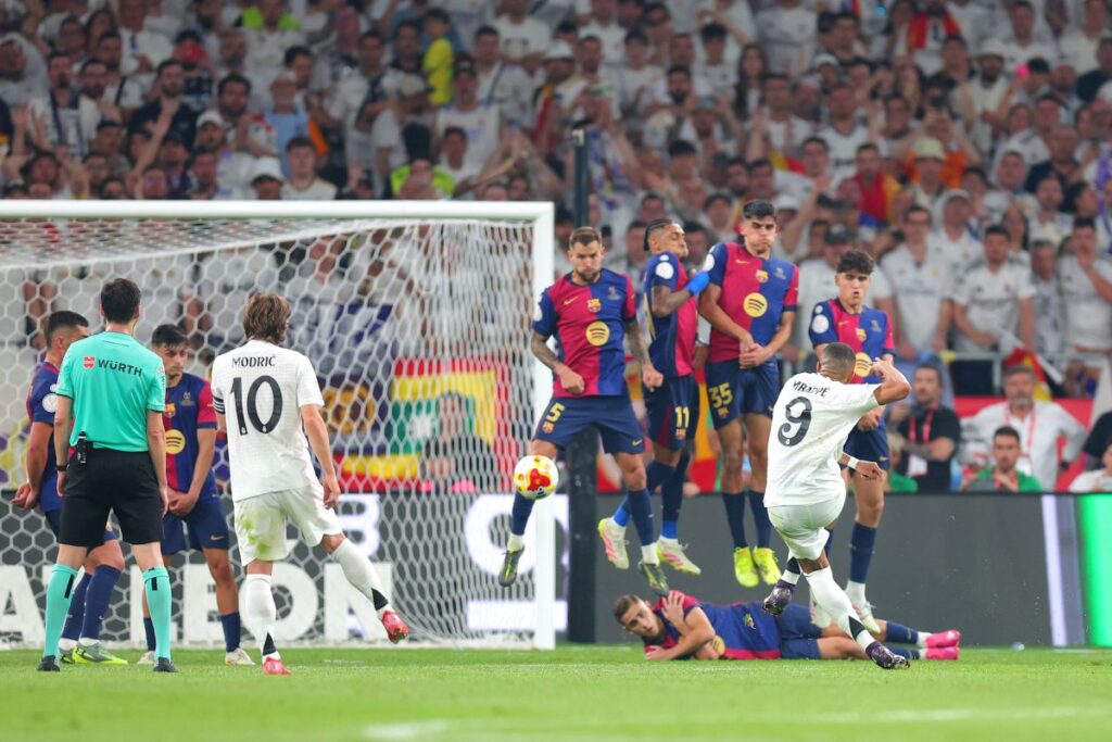 Mbappe freekick